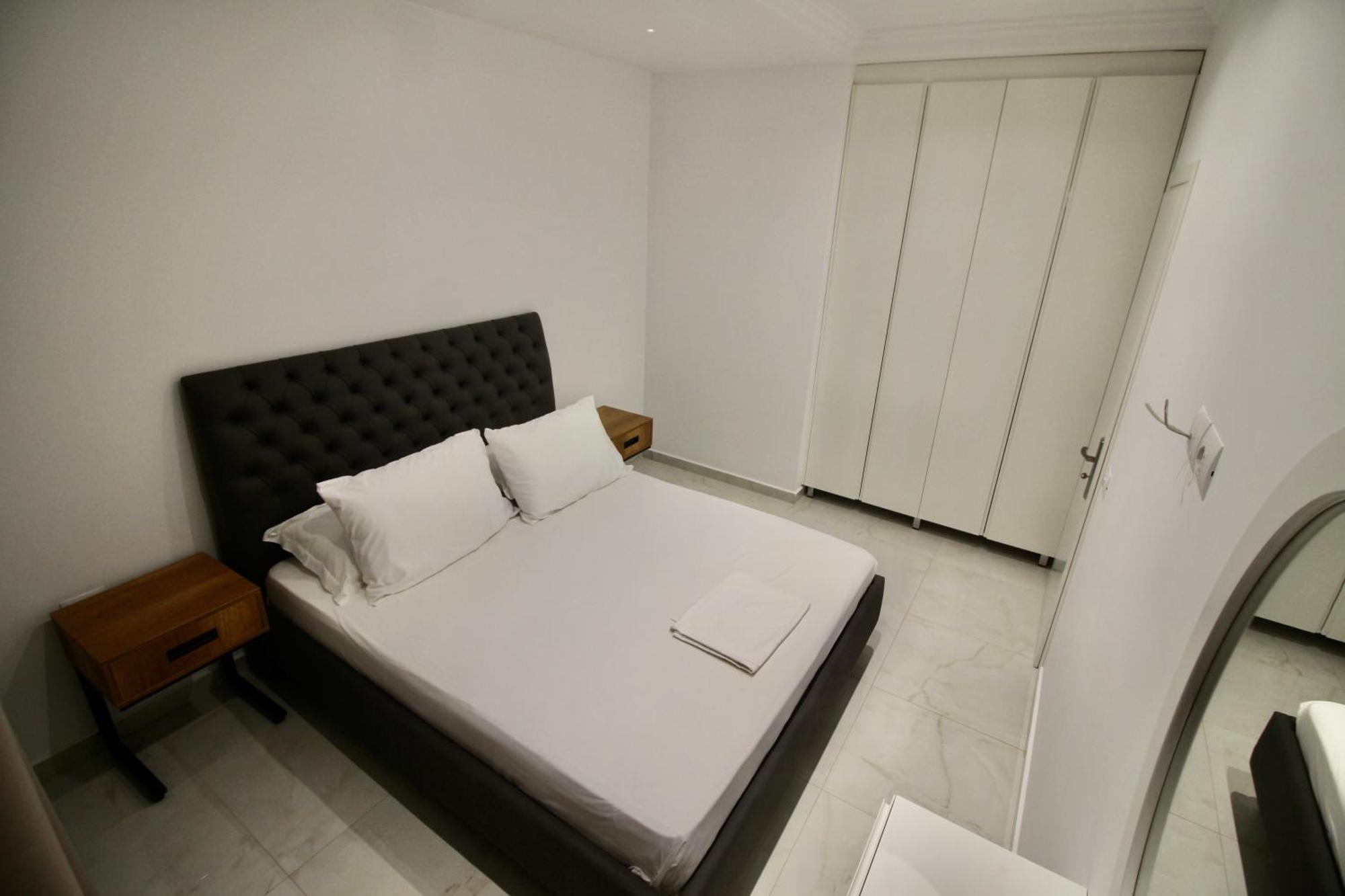 Sela Apartments Саранде Екстериор снимка