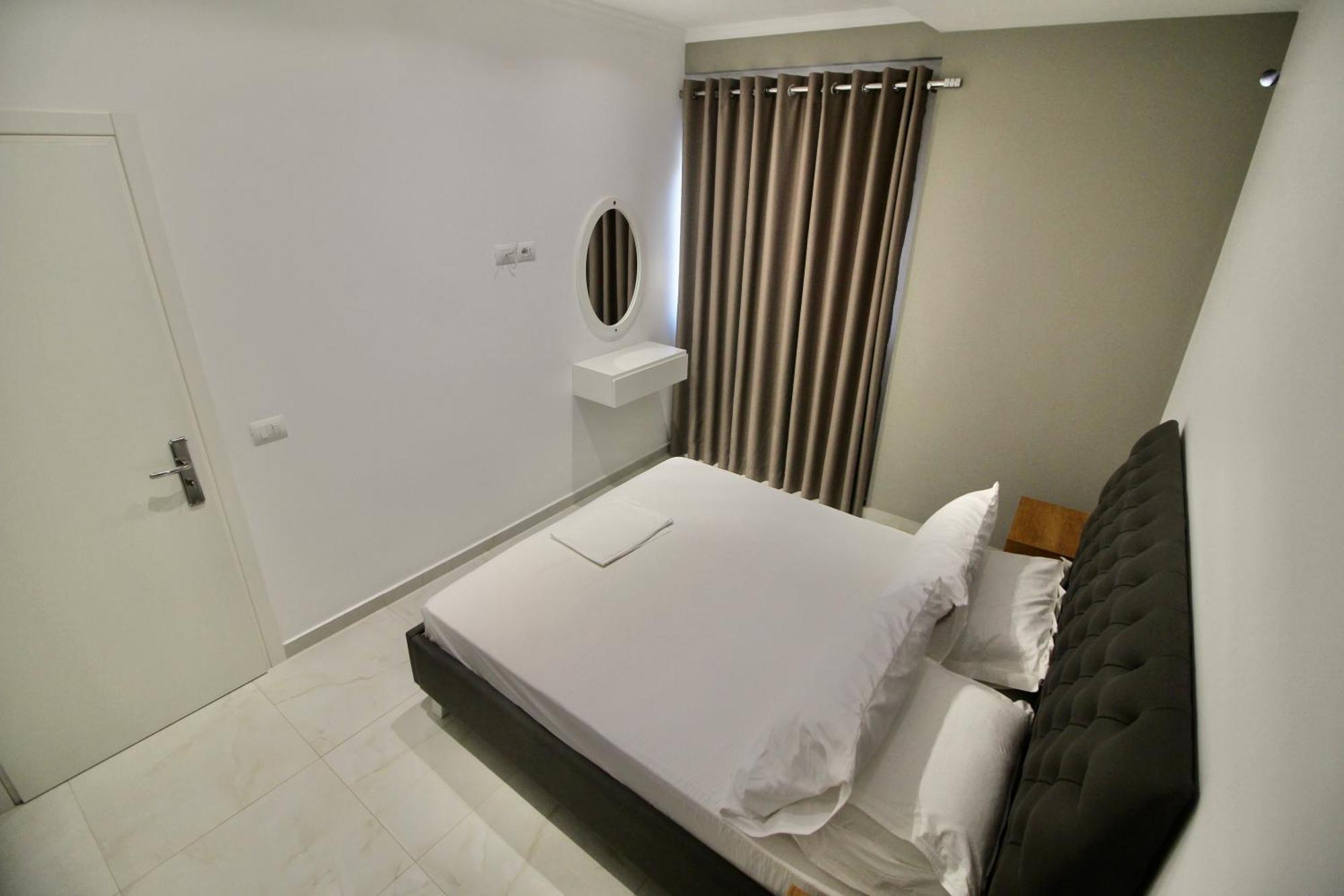 Sela Apartments Саранде Екстериор снимка